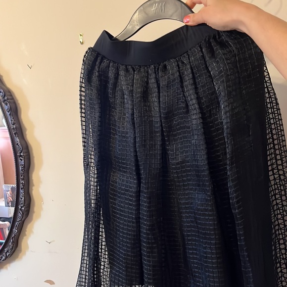 Black MIDI Skirt - Picture 4 of 5